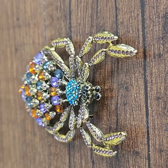 FREE SHIPPING !!  Gigantic Rhinestone Brass Spider Pin Brooch - Picture 3 of 9